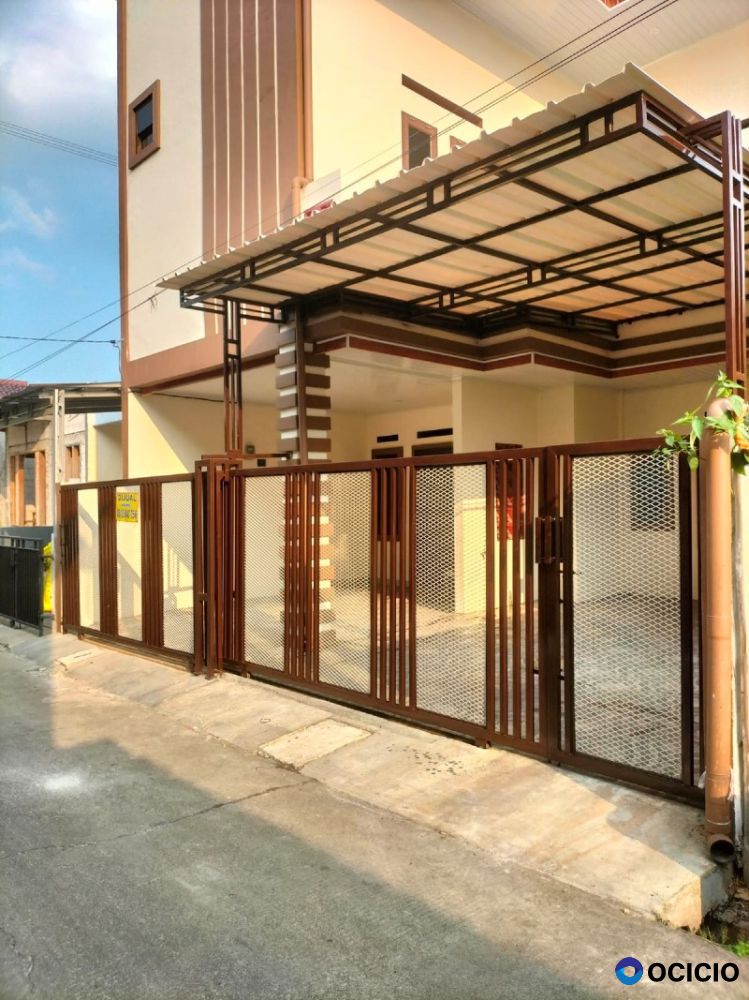 Di Jual Rumah 3 lantai di Jalan Rangkapan Jaya, Pancoran Mas,Depok.