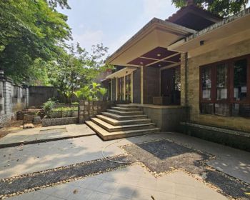 Dijual rumah mewah elit dengan swimming pool di Area Melawai, Kebayoran Baru