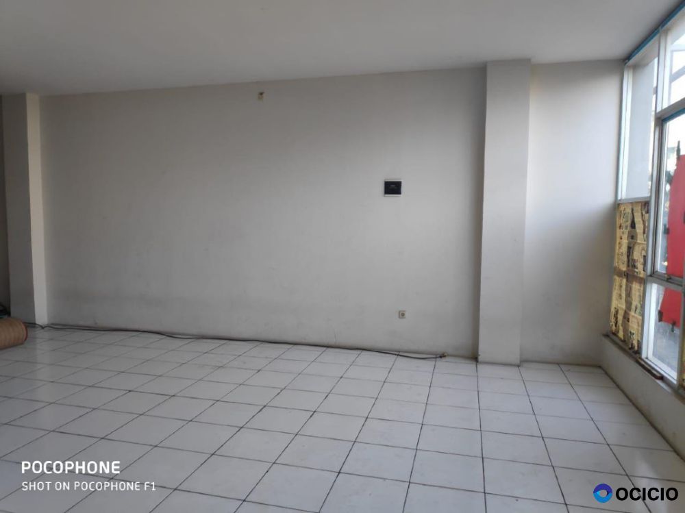 Disewakan ruko dengan lokasi strategis di Kebon Jeruk, Jakarta Barat