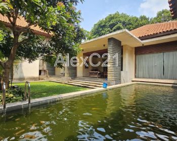 Dijual rumah mewah elit dengan swimming pool di Area Melawai , Kebayoran Baru