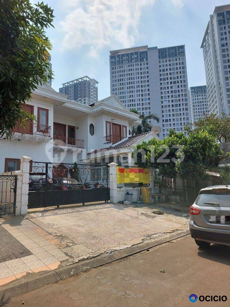 Dijual Rumah Kawasan Exclusive Dekat Golf Course, Rumah Tidak Hadap Tetangga,