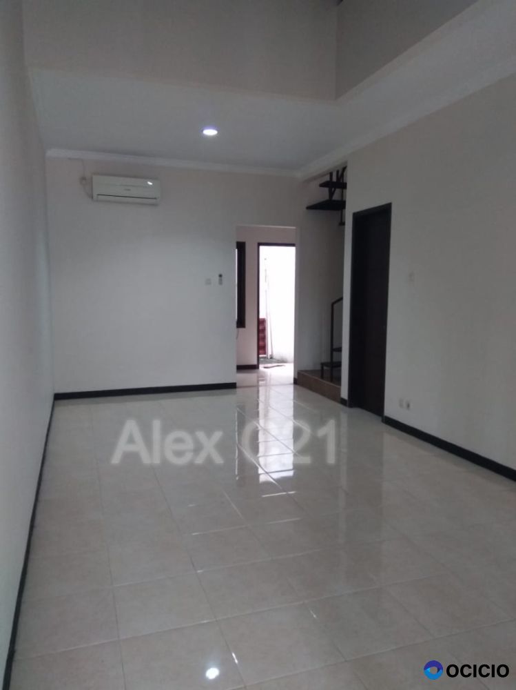 Disewakan Rumah Cantik di Bendungan Hilir, Tanah Abang, Jakarta Pusat