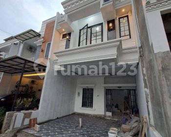 Dijual Rumah Classic Modern Dekat Stasiun Lenteng Agung
