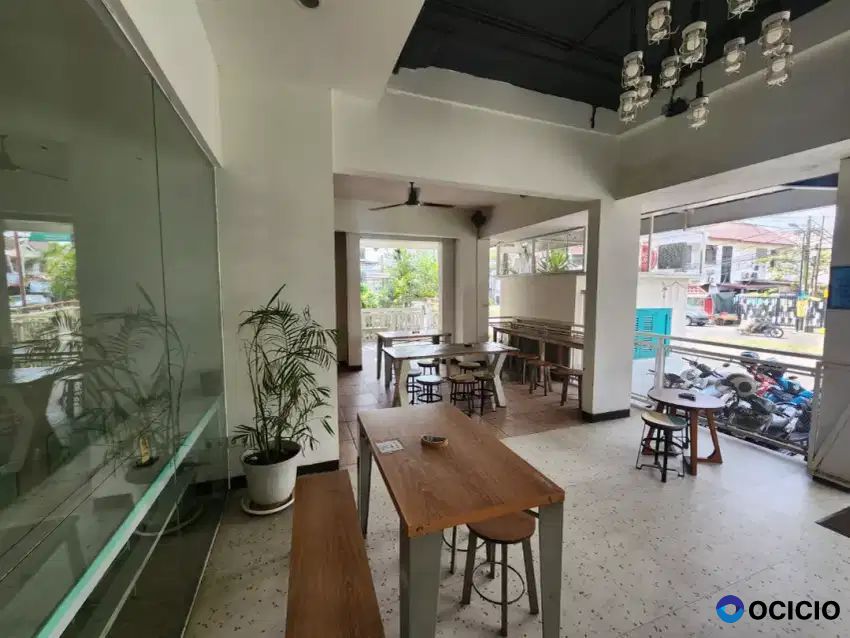 Dijual rumah murah + usaha cafe LT 320 hook di bulevard galaxy