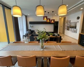 Dijual dan disewakan 3 bedrooms Private Lift  Izzara Apartemen