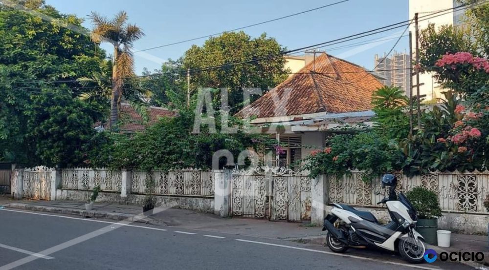Dijual BU rumah tua Menteng, Cikini,Jakarta Pusat (hitung tanah)