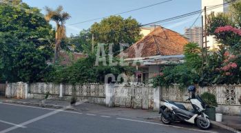 Dijual BU rumah tua Menteng, Cikini,Jakarta Pusat (hitung tanah)
