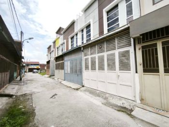Dijual Rumah Yos Sudarso Regency  Dekat Pasar Swalayan Maju Bersama