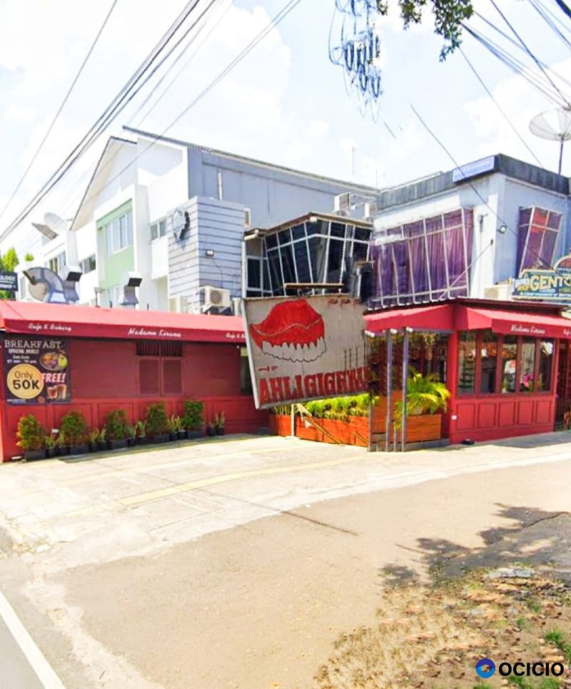 Dijual cepat bangunan strategus untuk usaha di Cipete Jakarta selatan