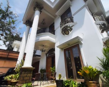 Dijual rumah komplek classic hook furnished cantik di Petukangan Selatan