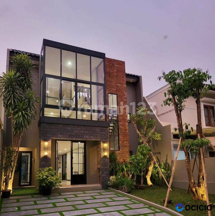 Dijual Rumah Mewah Siap Huni , Nyaman Dan Aman Cluster Versailles, Bsd