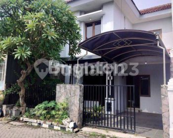 Rumah 2 lantai kan furnish dekat kampus UPN Gununganyar Rungkut Surabaya