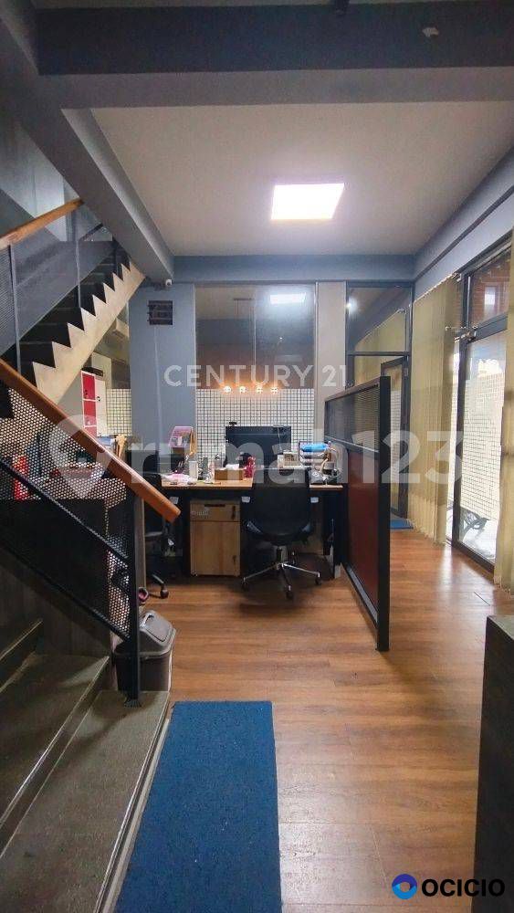 Ruko Hoek 2 Lt Bagus Full Rrenov Emerald Bintaro