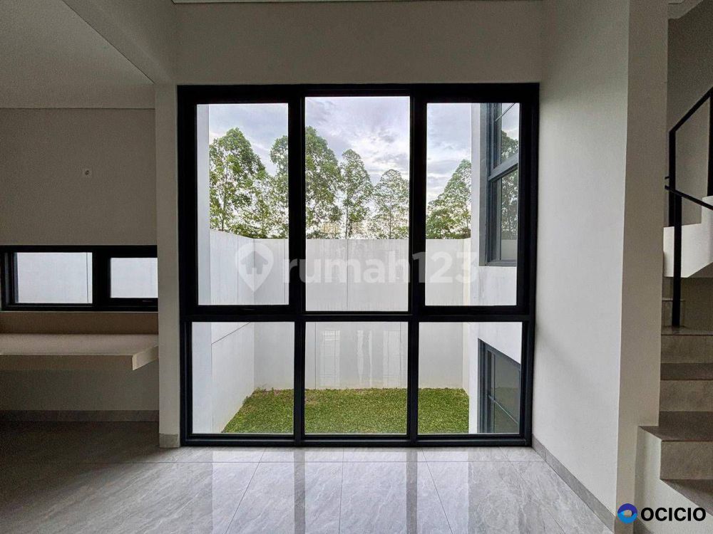 Disewa Rumah Mewah di Kawasan Premium Siap Huni Dan Ada Backyard di Cluster Bsd