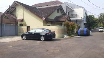 Dijual rumah tanah luas LT318 LB 189 hook di taman Galaxy bebas banjir