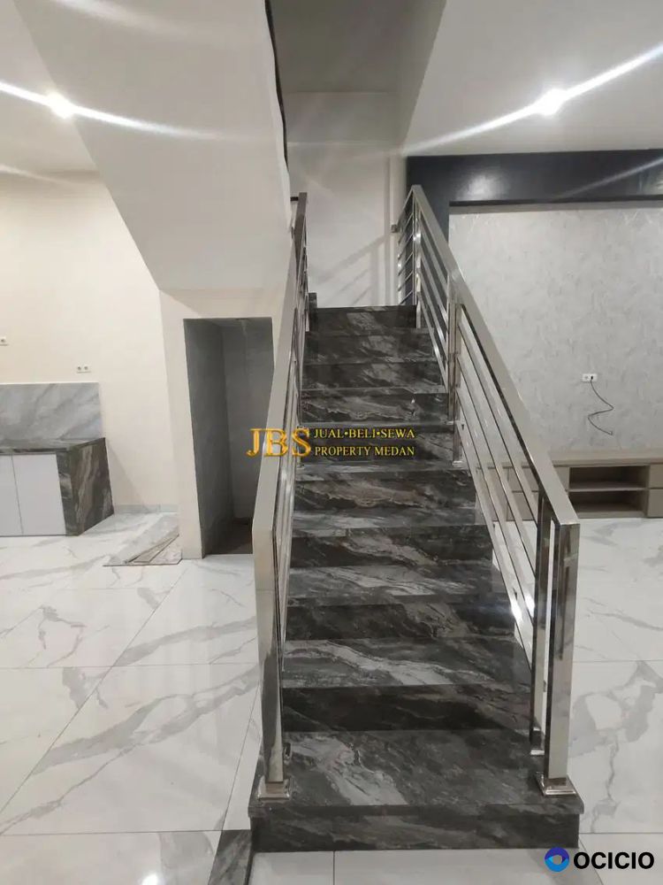 Jual Rumah 2,5 Tingkat di Komplek Cemara Asri Jalan Katalia Terrace 2