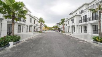 Dijual Villa Siap Huni Komplek Jewel Park Jl.Starban - Medan Polonia