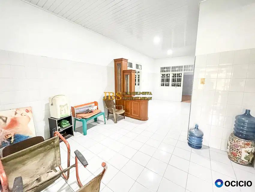 Rumah Hook dijual di Komplek Deli Graha (Titikuning) Medan