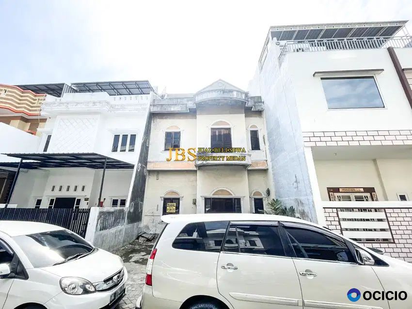 Dijual Villa Kondisi Kosong Komplek Cemara Asri Jalan Longan