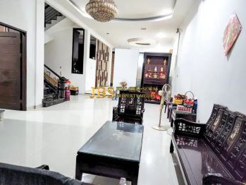 TURUN HARGA Dijual Villa Komplek River Valley Jalan Labotarium