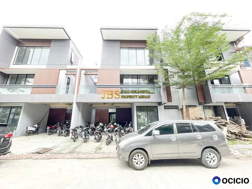 Dijual Villa Kondisi Kosong Komplek Givency One Type Chanel