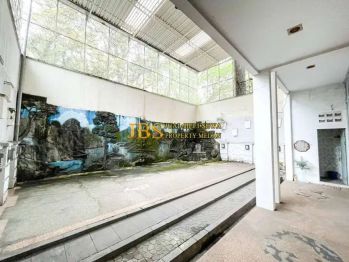 Turun HargaDijual Villa Komplek River View Polonia Lux Fully Furnishe