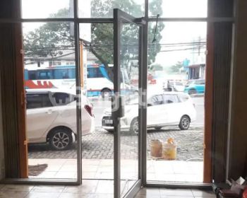 Ruko 3 lantai strategis pinggir jalan siap pakai Cibubur