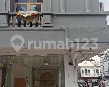 RUKO 2,1/2 LANTAI STRATEGIS SIAP PAKAI CIBUBUR