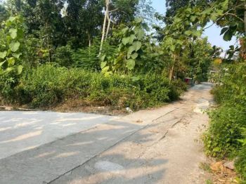 Tanah pekarangan hook dua muka selatan kampus UMY kasihan bantul
