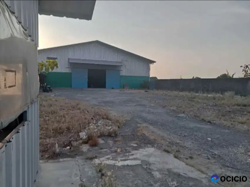 Tanah berikut gudang dekat polsek natar