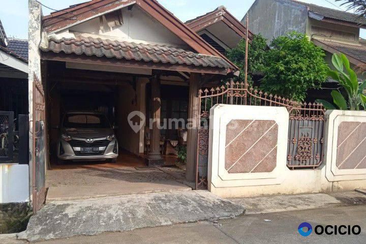 Rumah Mewah di dalam komplek