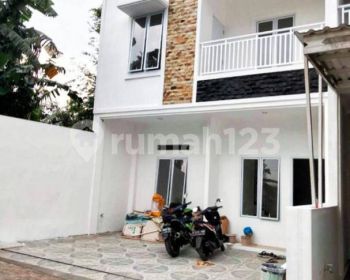 Rumah minimalis Modern di Sukmajaya Depok