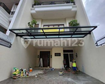 Rumah Mewah Pondok Indah 19M Ada Lift dan Kolam Renang