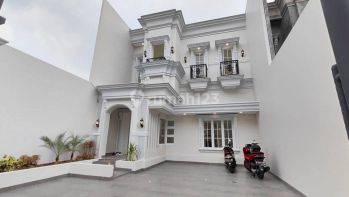 RUMAH MEWAH SIAP HUNI AMERICAN MODERN DI JOGLO JAKARTA BARAT.