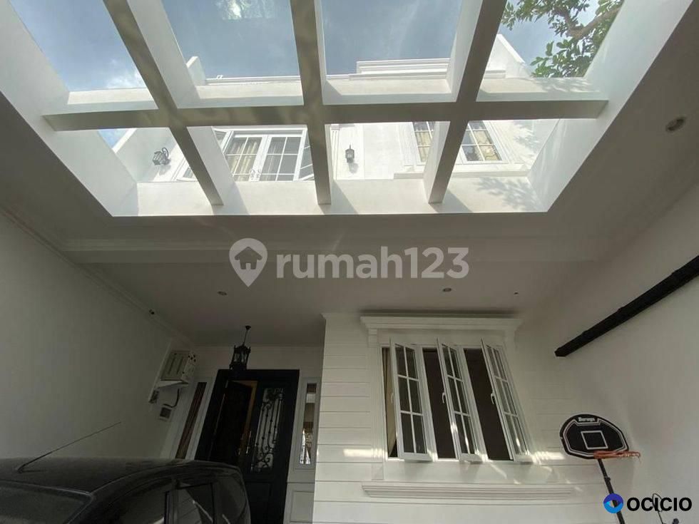 Rumah Mewah American Modern di Kebon Jeruk Jakarta Barat