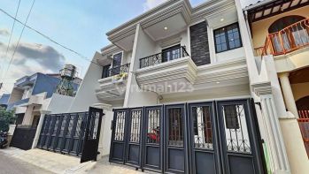 Dijual Rumah American Modern di Rawamangun Jakarta Timur 3M