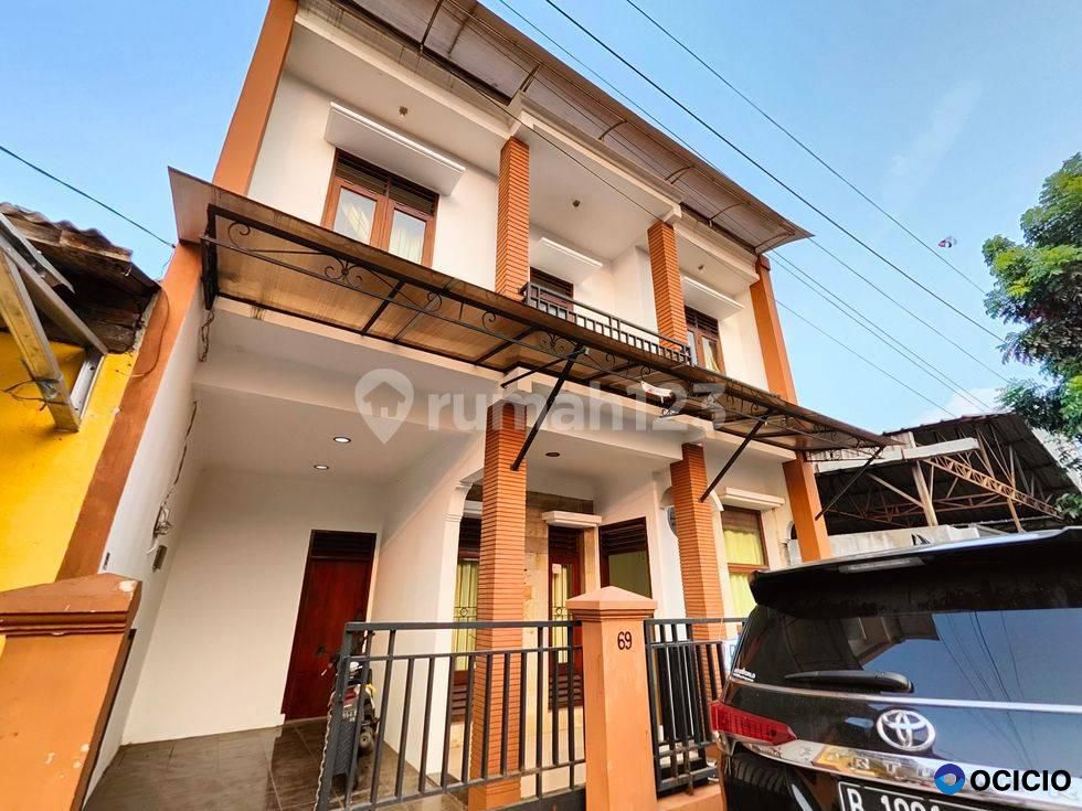 JUAL CEPAT DIBAWAH PASAR RUMAH SIAP HUNI DI PETUKANGAN JAKSEL