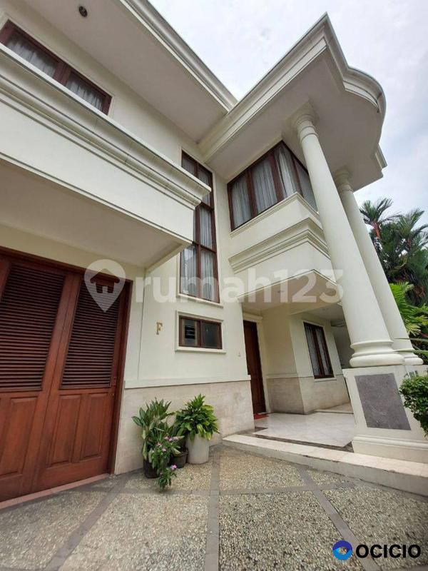 DIJUAL RUMAH MEWAH TOWNHOUSE DI KEMANG JAKARTA SELATAN