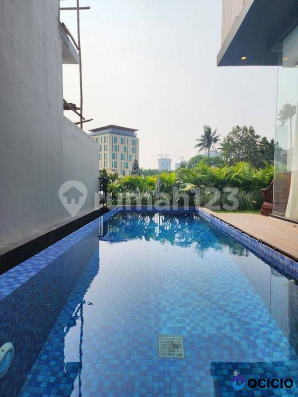 DIJUAL RUMAH MODERN TROPICAL DI KEMANG, JAKARTA SELATAN