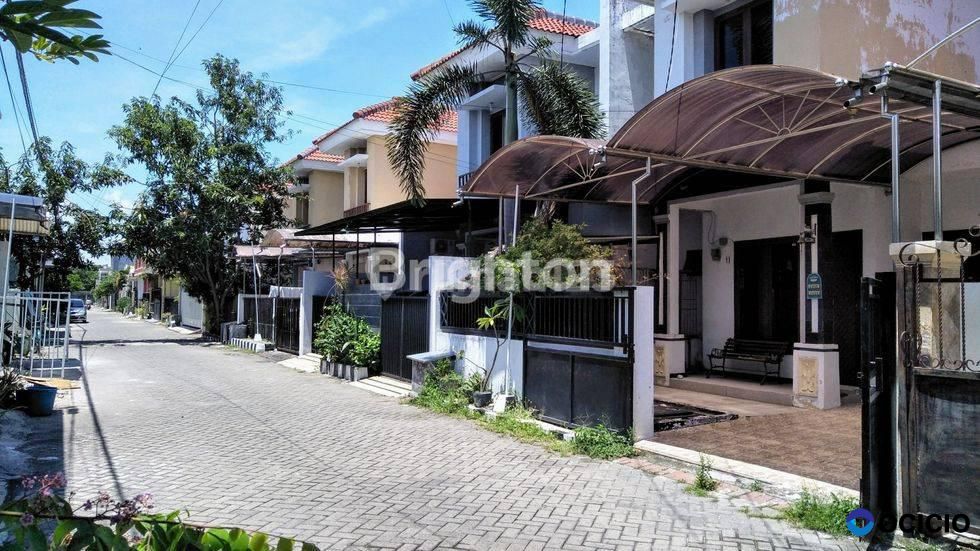 Rumah 2 lantai  gununganyar Wiguna  Purimas Rungkut Surabaya