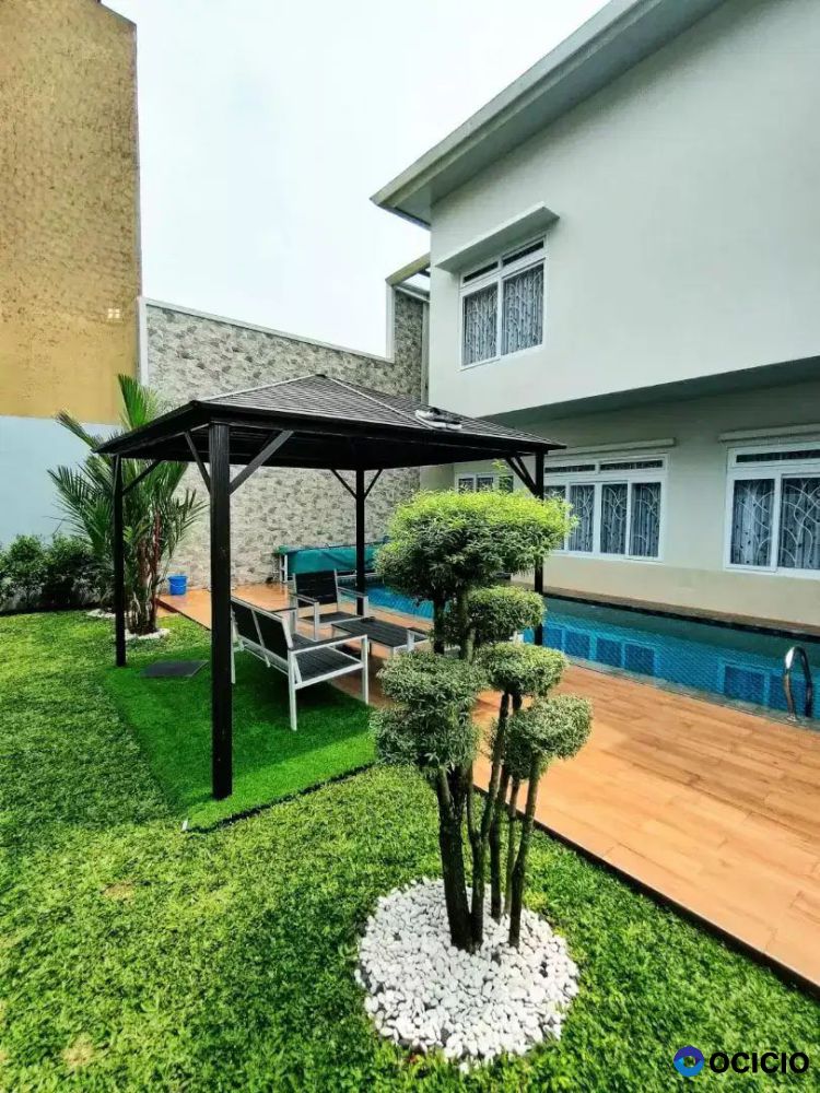 Dijual rumah baru modern LT 400m +kolam renang di kotawisata cibubur