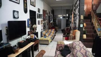 Dijual rumah hook LT 450 + kolam renang pinggir jln perum pekayon