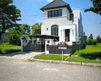 Rumah 2 Lantai Bagus Minimalis Lokasi Strategis Western Park