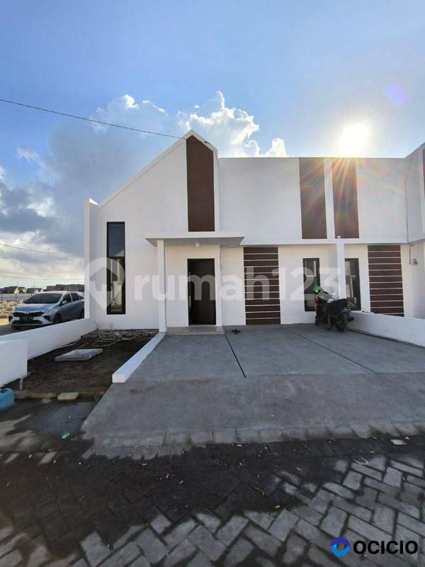 Rumah Baru Minimalis Harga Terjangkau Strategis Dekat Raya Merr