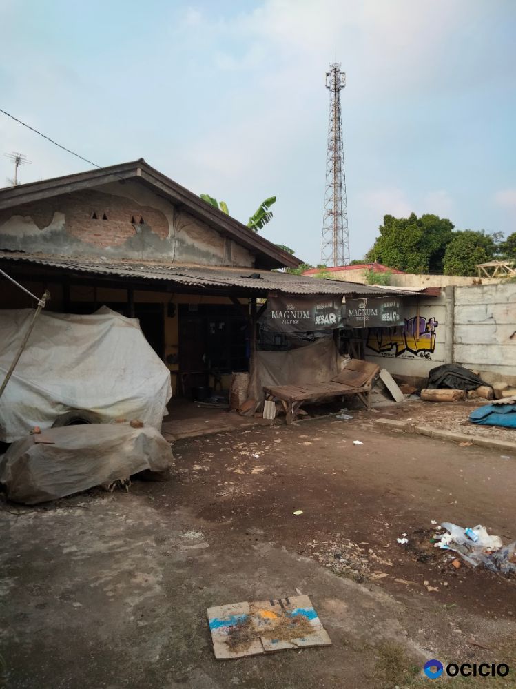 Rumah dipinggir jalan utama cileungsi