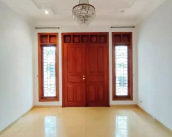 Dijual rumah mewah semi furnished di pejaten jakarta selatan