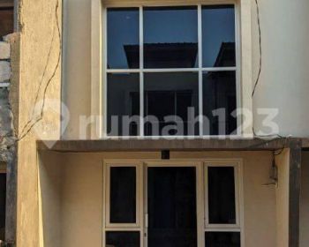 Rumah di Lokasi Strategis Gunung Anyar Surabaya Timur Siap Huni