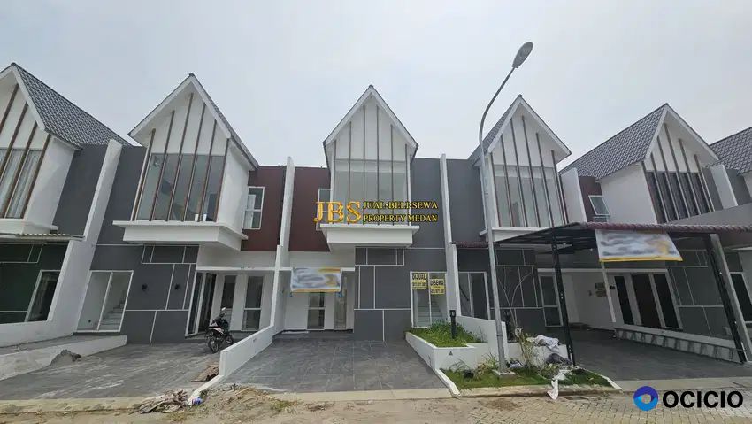 Jual Rumah Gandeng 2 di Komplek Royal Sumatera Cluster Akasha - Medan
