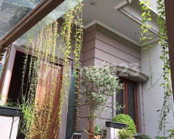 Rumah modern 2 lantai di Gading mediterania SHM