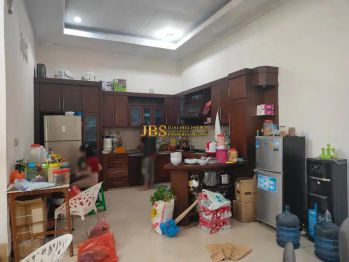 Dijual Villa 2,5 Tingkat Siap Huni di Komplek Cemara Asri Jalan Cherry